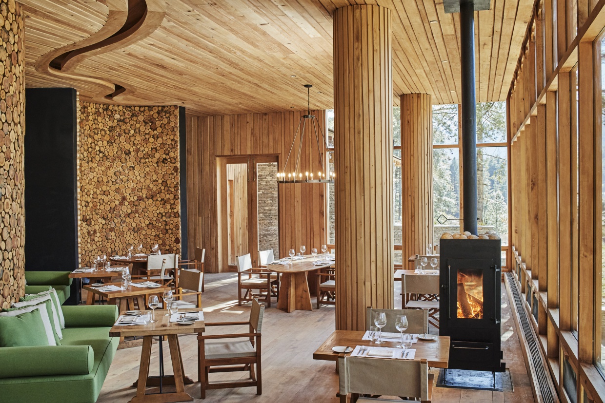 Bumthang_Restaurant_Tongtshang_Six_Senses_Travel_Deluxe
