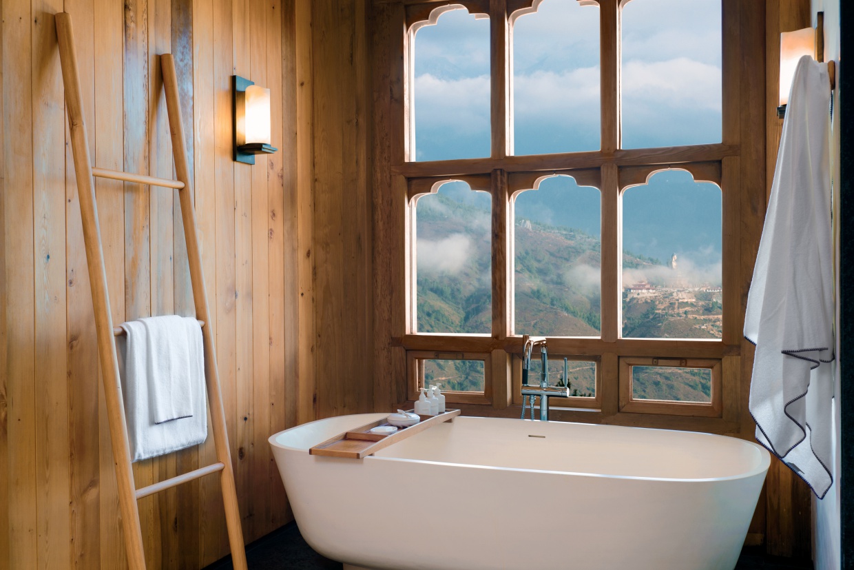 Six_Senses_Thimphu_Suite_Bathtub_Bhutan_Travel_Deluxe