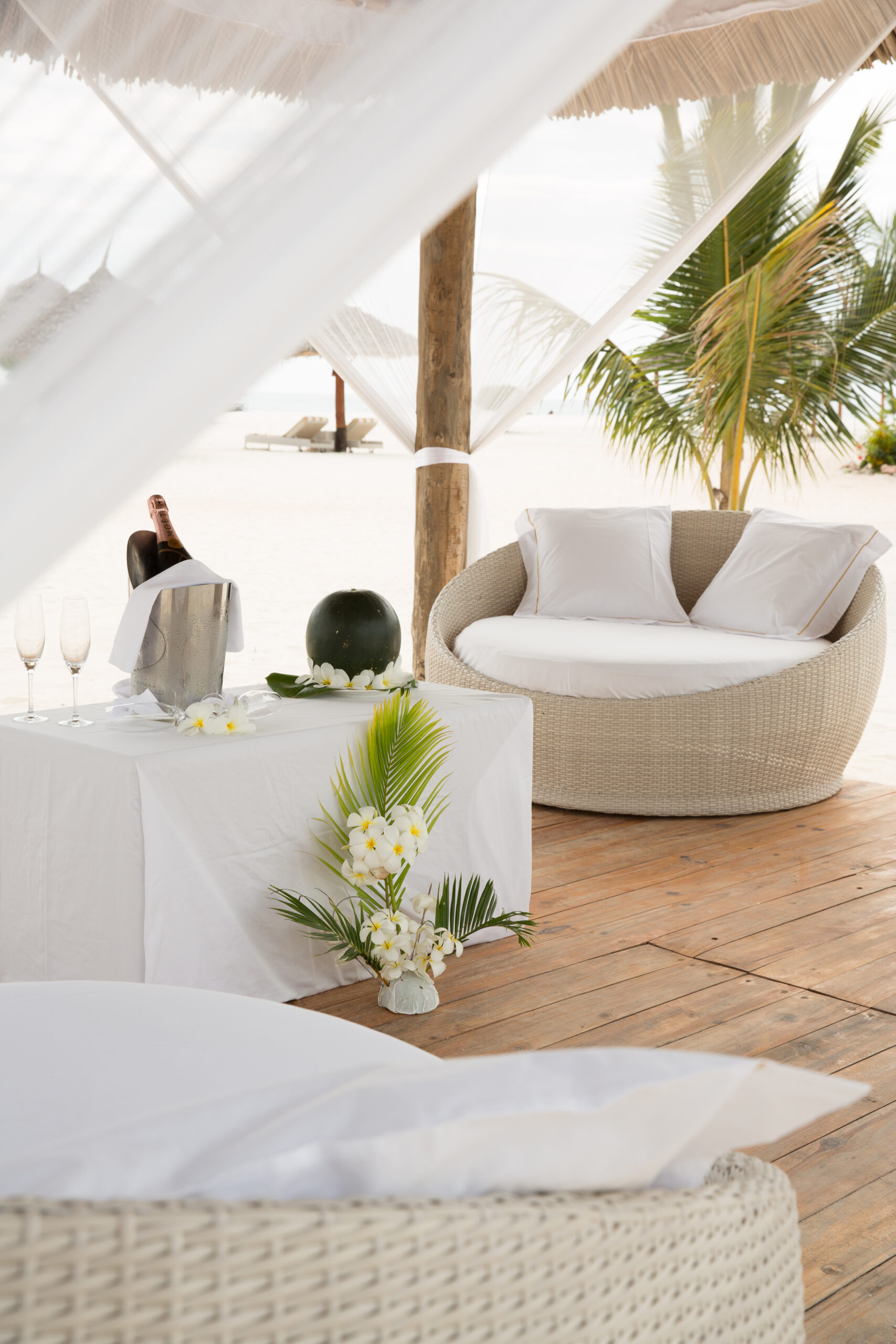 Beach Pavillion_Gold_Zanzibar_Sansibar_Travel_Deluxe