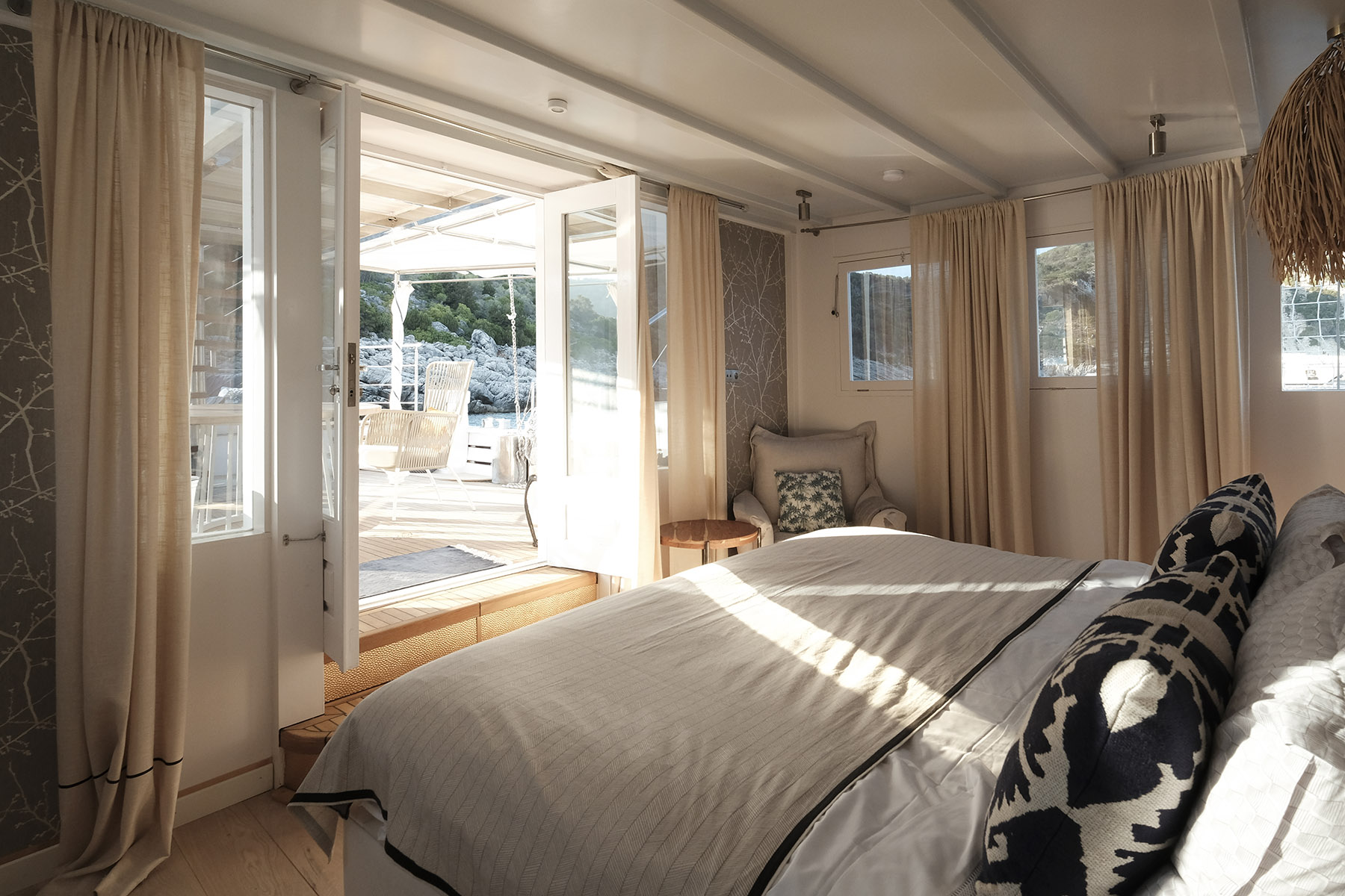 Bedroom4_private_yachtcharter_Griechenland_Travel_Deluxe