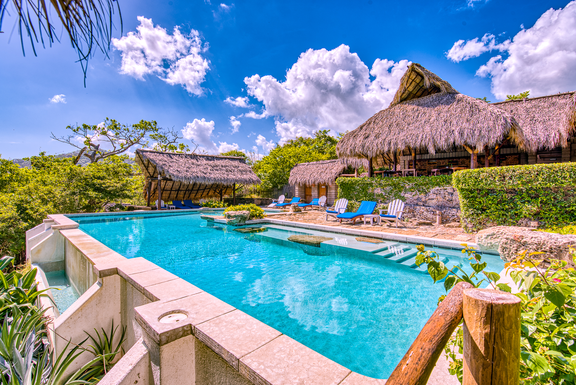 Nicaragua_MorgansRock_main pool_Travel_Deluxe